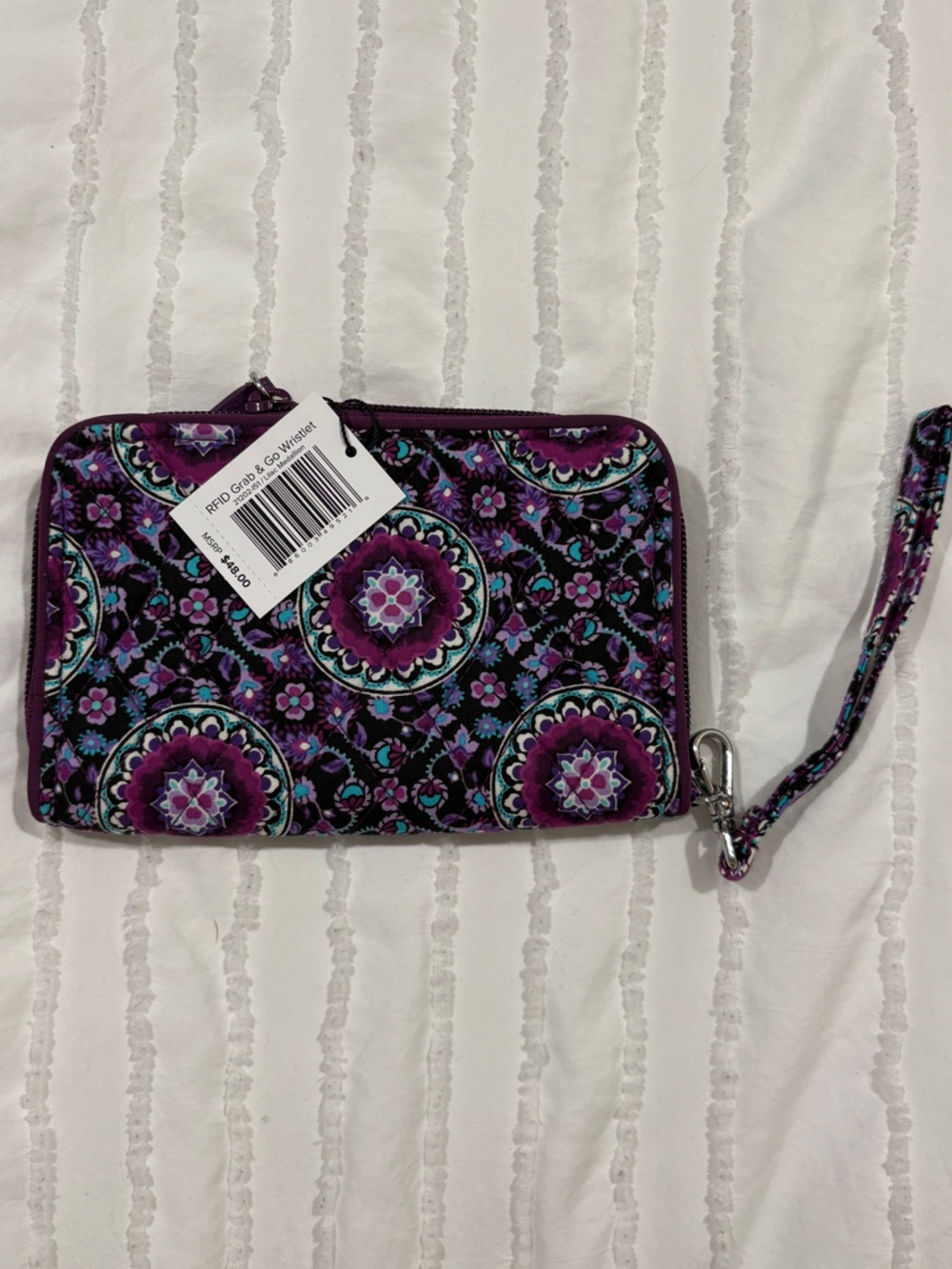 NWT RFID Vera Bradley Lilac Medallion Grab & Go Wristlet Wallet